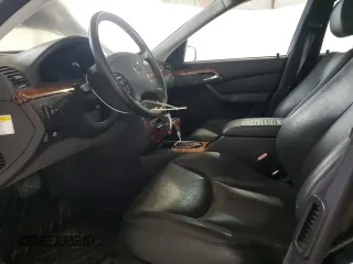 2005 Mercedes-Benz S 500 z VIN WDBNG84J15A451327, wystawiony jako Copart lot #55276855 z przebiegiem 65 698 mil mil oraz Czysty tytuł • Clean title. Historia ofert i sprzedaży dostępna na DreamBid. Obrazek 7.