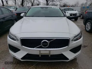 2020 Volvo S60 Momentum with VIN 7JR102FK6LG040959, listed as a Copart auction lot 39157714 with 15,612 mi miles and Salvage Title. Bid and sale history available at carsss.com. Image 5.