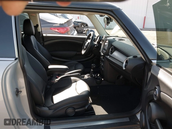 2013 MINI Cooper Hardtop with VIN WMWSU3C56DT683555, listed as a IAAI auction lot 41871323 with 102,527 mi miles. Bid and sale history available at carsss.com. Image 5.