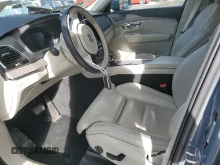 2022 Volvo XC90 Inscription with VIN YV4A22PL8N1871611, listed as a Copart auction lot 43710095 with 68,693 mi miles and Salvage title. Bid and sale history available at DreamBid. Image 7.