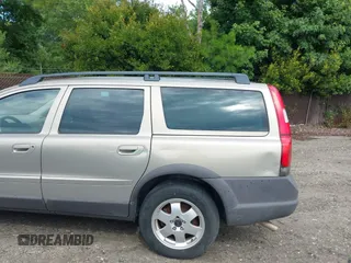 2003 Volvo V70 XC70 with VIN YV1SZ59H031113721, listed as a IAAI auction lot 39819433 with 274,793 mi miles and . Bid and sale history available at DreamBid. Image 6.