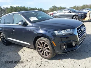 2017 Audi Q7 Prestige with VIN WA1VAAF75HD011877, listed as a IAAI auction lot 41751558 with 90,615 mi miles. Bid and sale history available at carsss.com. Image 1.