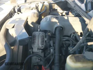 2002 Chevrolet Suburban Z71 z VIN 3GNFK16Z42G199561, wystawiony jako IAAI lot #41442707 z przebiegiem 229 823 mil mil oraz . Historia ofert i sprzedaży dostępna na DreamBid. Obrazek 22.