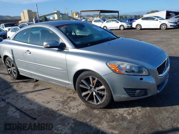 2012 Volvo C70 T5 with VIN YV1672MCXCJ130785, listed as a IAAI auction lot 41589949 with 152,646 mi miles. Bid and sale history available at carsss.com. Image 1.