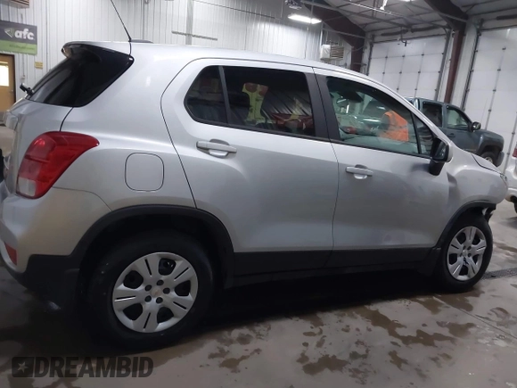 2019 Chevrolet Trax LS with VIN 3GNCJKSB5KL180268, listed as a IAAI auction lot 41506873 with 63,993 mi miles. Bid and sale history available at carsss.com. Image 13.