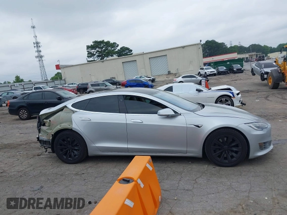 2017 Tesla Model S 100D с VIN 5YJSA1E28HF199687, выставлен на аукционе IAAI как лот 42353657 с пробегом 68 533 миль миль и . История ставок и продаж доступна на DreamBid. Изображение 13.