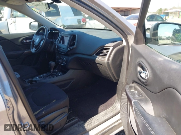 2019 Jeep Cherokee Latitude with VIN 1C4PJMCB0KD105214, listed as a IAAI auction lot 41720808 with 50,080 mi miles. Bid and sale history available at carsss.com. Image 5.