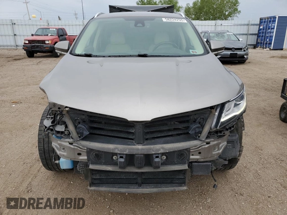 2017 Lincoln MKC Reserve with VIN 5LMTJ3DH9HUL53913, listed as a Copart auction lot 58224255 with 87,702 mi miles and Salvage title. Bid and sale history available at DreamBid. Image 5.