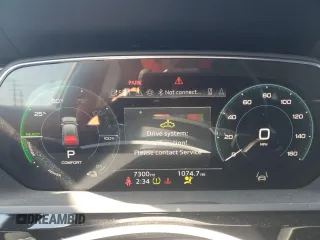 2024 Audi Q8 e-tron z VIN WA1BAAGE8RB038603, wystawiony jako Copart lot #70834514 z przebiegiem 7300 mil mil oraz Szkody całkowita. Historia ofert i sprzedaży dostępna na DreamBid. Obrazek 9.