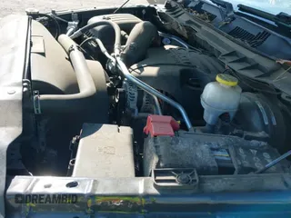 2019 Ram 1500 SLT z VIN 1C6RR7TT7KS727632, wystawiony jako IAAI lot #39792601 z przebiegiem 70 982 mil mil oraz . Historia ofert i sprzedaży dostępna na DreamBid. Obrazek 18.