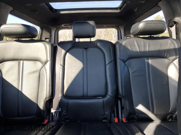 2022 Jeep Wagoneer Series II with VIN 1C4SJVBT4NS183828, listed as a Copart auction lot 45370365 with 38,870 mi miles and Salvage Title. Bid and sale history available at DreamBid. Image 10.