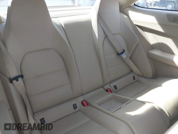 2015 Mercedes-Benz C 250 z VIN WDDGJ4HB5FG387742, wystawiony jako IAAI lot #41843773 z przebiegiem 77 548 mil mil oraz . Historia ofert i sprzedaży dostępna na DreamBid. Obrazek 8.