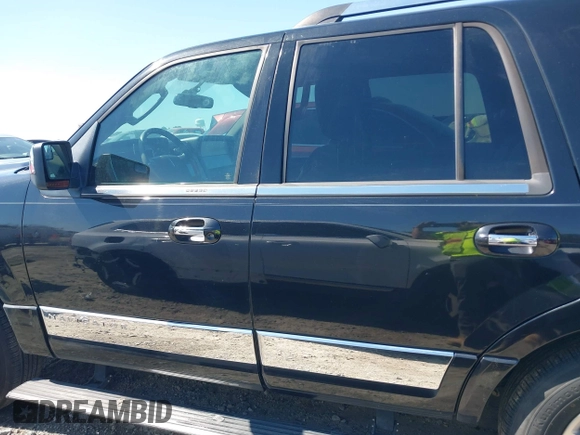 2013 Lincoln Navigator z VIN 5LMJJ2H53DEL00520, wystawiony jako IAAI lot #41769449 z przebiegiem 167 569 mil mil oraz . Historia ofert i sprzedaży dostępna na DreamBid. Obrazek 14.