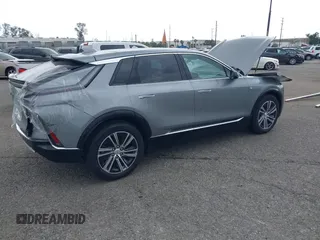 2024 Cadillac LYRIQ Luxury z VIN 1GYKPRRK6RZ104038, wystawiony jako IAAI lot #41521504 z przebiegiem Nie podano mil oraz . Historia ofert i sprzedaży dostępna na DreamBid. Obrazek 4.