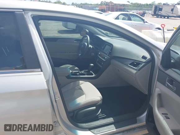 2019 Hyundai Sonata SE with VIN 5NPE24AF6KH746694, listed as a IAAI auction lot 41957791 with 80,851 mi miles and . Bid and sale history available at DreamBid. Image 5.