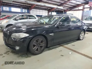 2012 BMW 5 Series 528i xDrive z VIN WBAXH5C5XCDW08307, wystawiony jako Copart lot #58196545 z przebiegiem 187 842 mil mil oraz Czysty tytuł • Clean title. Historia ofert i sprzedaży dostępna na DreamBid. Obrazek 1.