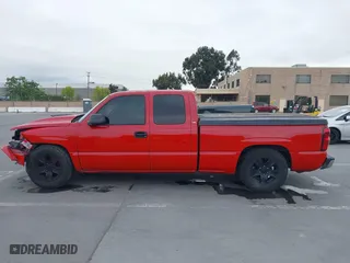 2004 Chevrolet Silverado 1500 Work Truck with VIN 2GCEC19T441162305, listed as a IAAI auction lot 42044275 with 154,971 mi miles. Bid and sale history available at carsss.com. Image 15.