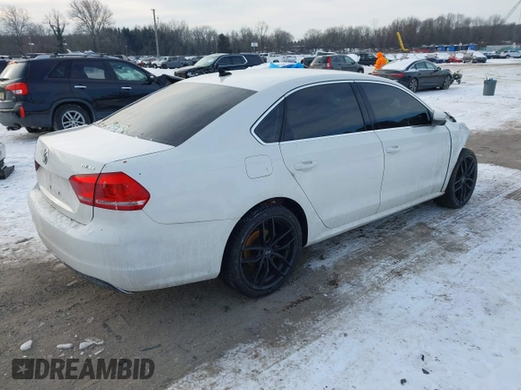 2012 Volkswagen Passat SE z VIN 1VWBN7A31CC044441, wystawiony jako IAAI lot #41390295 z przebiegiem 227 097 mil mil oraz . Historia ofert i sprzedaży dostępna na DreamBid. Obrazek 4.
