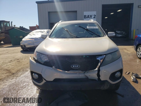 2011 Kia Sorento EX with VIN 5XYKU3A18BG034755, listed as a Copart auction lot 48055975 with 200,833 mi miles and Salvage Title. Bid and sale history available at carsss.com. Image 5.