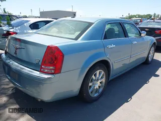 2009 Chrysler 300 C z VIN 2C3LA63T79H598880, wystawiony jako IAAI lot #42339127 z przebiegiem 162 428 mil mil oraz . Historia ofert i sprzedaży dostępna na DreamBid. Obrazek 4.