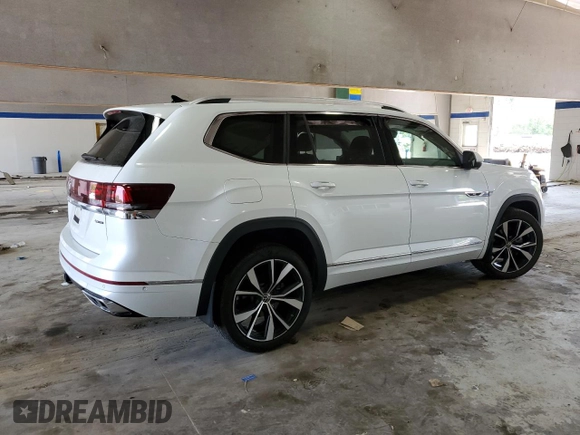 2024 Volkswagen Atlas SEL Premium R-Line with VIN 1V2FR2CA5RC560610, listed as a Copart auction lot 55351535 with 18,105 mi miles and Salvage title. Bid and sale history available at DreamBid. Image 3.