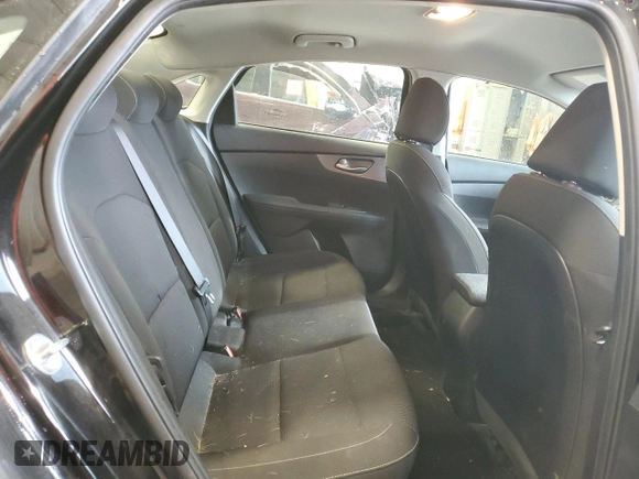 2021 Kia Forte LXS with VIN 3KPF24AD6ME391617, listed as a Copart auction lot 61461165 with 61,272 mi miles and Salvage title. Bid and sale history available at DreamBid. Image 10.