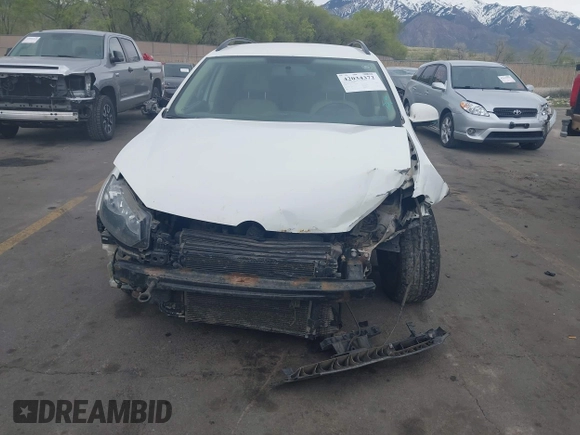 2010 Volkswagen Jetta TDI with VIN 3VWPL7AJ9AM662094, listed as a IAAI auction lot 42034372 with 287,463 mi miles and . Bid and sale history available at DreamBid. Image 13.