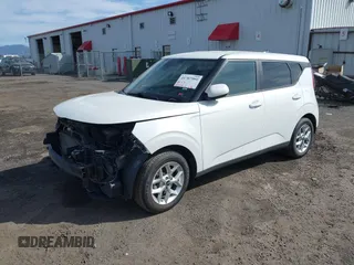 2023 Kia Soul LX with VIN KNDJ23AU7P7861503, listed as a IAAI auction lot 41707980 with 43,028 mi miles. Bid and sale history available at carsss.com. Image 2.