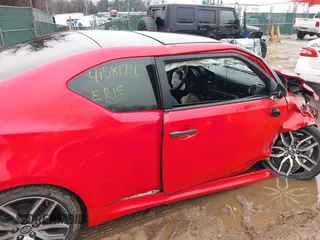 2015 Scion tC z VIN JTKJF5C79FJ013303, wystawiony jako IAAI lot #41581714 z przebiegiem Nie podano mil oraz . Historia ofert i sprzedaży dostępna na DreamBid. Obrazek 18.