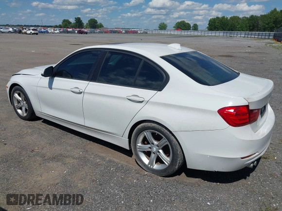 2014 BMW 3 Series 328i z VIN WBA3A5C51EP603386, wystawiony jako IAAI lot #42343104 z przebiegiem Nie podano mil oraz . Historia ofert i sprzedaży dostępna na DreamBid. Obrazek 3.