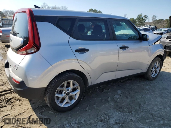 2020 Kia Soul S with VIN KNDJ23AU8L7000602, listed as a Copart auction lot 43921845 with 130,638 mi miles and Salvage Title. Bid and sale history available at carsss.com. Image 3.