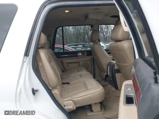 2006 Lincoln Navigator Luxury with VIN 5LMFU285X6LJ21094, listed as a IAAI auction lot 41806373 with 307,588 mi miles. Bid and sale history available at carsss.com. Image 8.