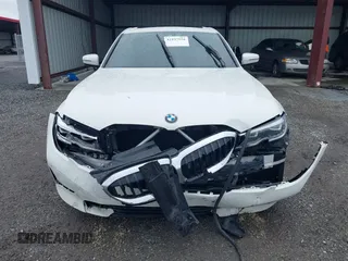 2020 BMW 3 Series 330i xDrive z VIN 3MW5R7J00L8B06071, wystawiony jako IAAI lot #42197554 z przebiegiem 96 677 mil mil oraz . Historia ofert i sprzedaży dostępna na DreamBid. Obrazek 12.
