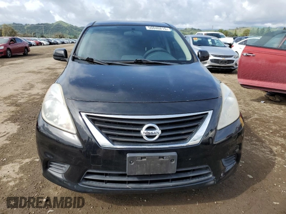 2012 Nissan Versa SV z VIN 3N1CN7AP0CL913015, wystawiony jako Copart lot #50840215 z przebiegiem 105 634 mil mil oraz Szkoda całkowita • Salvage title. Historia ofert i sprzedaży dostępna na DreamBid. Obrazek 5.