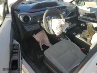 2014 Toyota Prius c One with VIN JTDKDTB32E1069893, listed as a Copart auction lot 53187435 with 60,131 mi miles and Salvage Title. Bid and sale history available at carsss.com. Image 8.