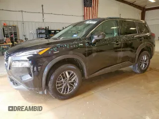 2023 Nissan Rogue S z VIN 5N1BT3AB9PC945308, wystawiony jako Copart lot #57902455 z przebiegiem 37 890 mil mil oraz Czysty tytuł • Clean title. Historia ofert i sprzedaży dostępna na DreamBid. Obrazek 1.