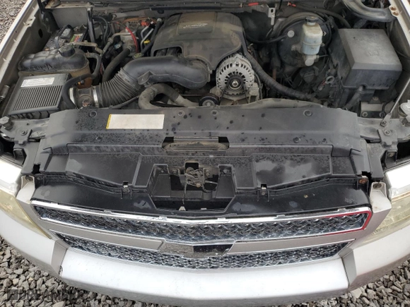 2007 Chevrolet Suburban LT with VIN 3GNFK16347G248390, listed as a Copart auction lot 44338025 with 322,147 mi miles and Salvage Title. Bid and sale history available at carsss.com. Image 12.