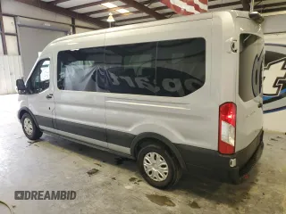 2022 Ford Transit Passenger XL z VIN 1FBAX2C82NKA19694, wystawiony jako Copart lot #51390845 z przebiegiem 61 791 mil mil oraz Czysty tytuł • Clean title. Historia ofert i sprzedaży dostępna na DreamBid. Obrazek 2.