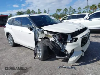 2021 Toyota Highlander Hybrid Limited with VIN 5TDYARAH2MS009326, listed as a IAAI auction lot 41674315 with 76,104 mi miles and . Bid and sale history available at DreamBid. Image 1.