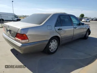 1995 Mercedes-Benz S 320 z VIN WDBGA33E5SA282877, wystawiony jako Copart lot #56253725 z przebiegiem Nie podano mil oraz Szkody całkowita. Historia ofert i sprzedaży dostępna na DreamBid. Obrazek 3.