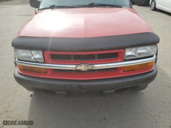 2000 Chevrolet Blazer LS with VIN 1GNCT18W8YK155812, listed as a Copart auction lot 77315424 with 151,418 mi miles and Clean Title. Bid and sale history available at carsss.com. Image 11.