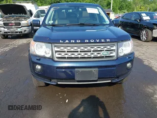 2011 Land Rover LR2 HSE z VIN SALFR2BN9BH235952, wystawiony jako IAAI lot #42489351 z przebiegiem 195 091 mil mil oraz . Historia ofert i sprzedaży dostępna na DreamBid. Obrazek 6.