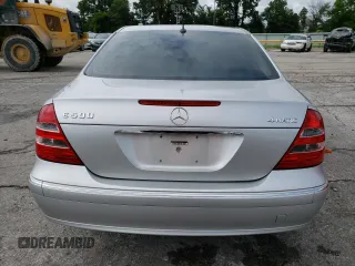2005 Mercedes-Benz E 500 z VIN WDBUF83J85X177556, wystawiony jako Copart lot #60916214 z przebiegiem 185 915 mil mil oraz Szkoda całkowita • Salvage title. Historia ofert i sprzedaży dostępna na DreamBid. Obrazek 6.