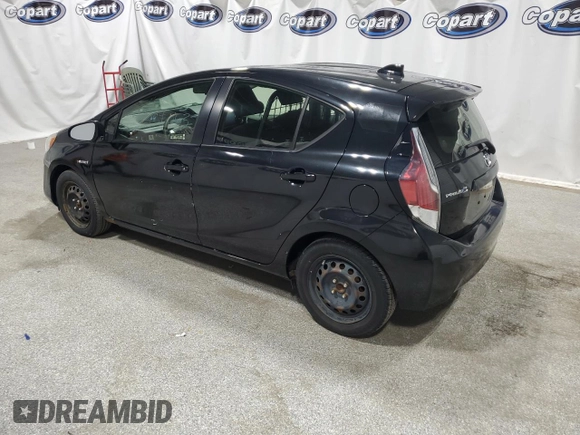 2016 Toyota Prius One z VIN JTDKDTB3XG1120141, wystawiony jako Copart lot #52916975 z przebiegiem 131 063 mil mil oraz Czysty tytuł • Clean title. Historia ofert i sprzedaży dostępna na DreamBid. Obrazek 2.