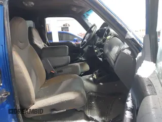 2001 Ford Ranger XL Fleet z VIN 1FTZR15E11TA51255, wystawiony jako IAAI lot #41230337 z przebiegiem 177 750 mil mil oraz . Historia ofert i sprzedaży dostępna na DreamBid. Obrazek 5.