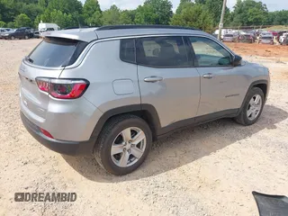2022 Jeep Compass Latitude with VIN 3C4NJCBB7NT238456, listed as a IAAI auction lot 42489263 with 53,152 mi miles and . Bid and sale history available at DreamBid. Image 4.