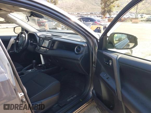 2017 Toyota RAV4 XLE with VIN JTMWFREVXHD097486, listed as a IAAI auction lot 41850305 with 40,270 mi miles. Bid and sale history available at carsss.com. Image 5.