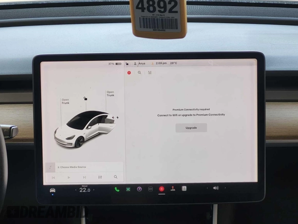 2020 Tesla Model 3 Long Range z VIN 5YJ3E1EB0LF636678, wystawiony jako IAAI lot #42575821 z przebiegiem 65 515 mil mil oraz . Historia ofert i sprzedaży dostępna na DreamBid. Obrazek 3.