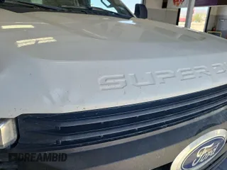 2019 Ford Super Duty F-250 SRW XL with VIN 1FT7X2B66KEF57461, listed as a IAAI auction lot 42133586 with 143,533 mi miles. Bid and sale history available at carsss.com. Image 1.