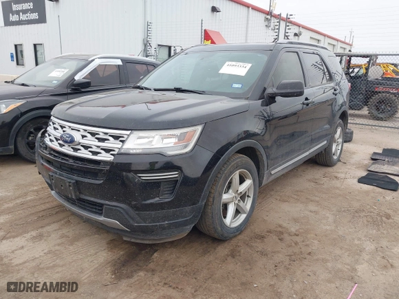 2019 Ford Explorer XLT with VIN 1FM5K7D87KGB38214, listed as a IAAI auction lot 41093334 with 114,985 mi miles. Bid and sale history available at carsss.com. Image 2.